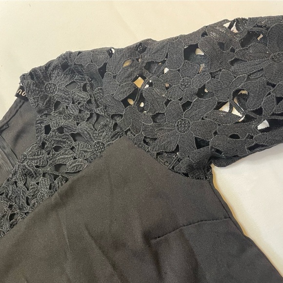 ZHOU size small black lace blouse - Picture 3 of 7